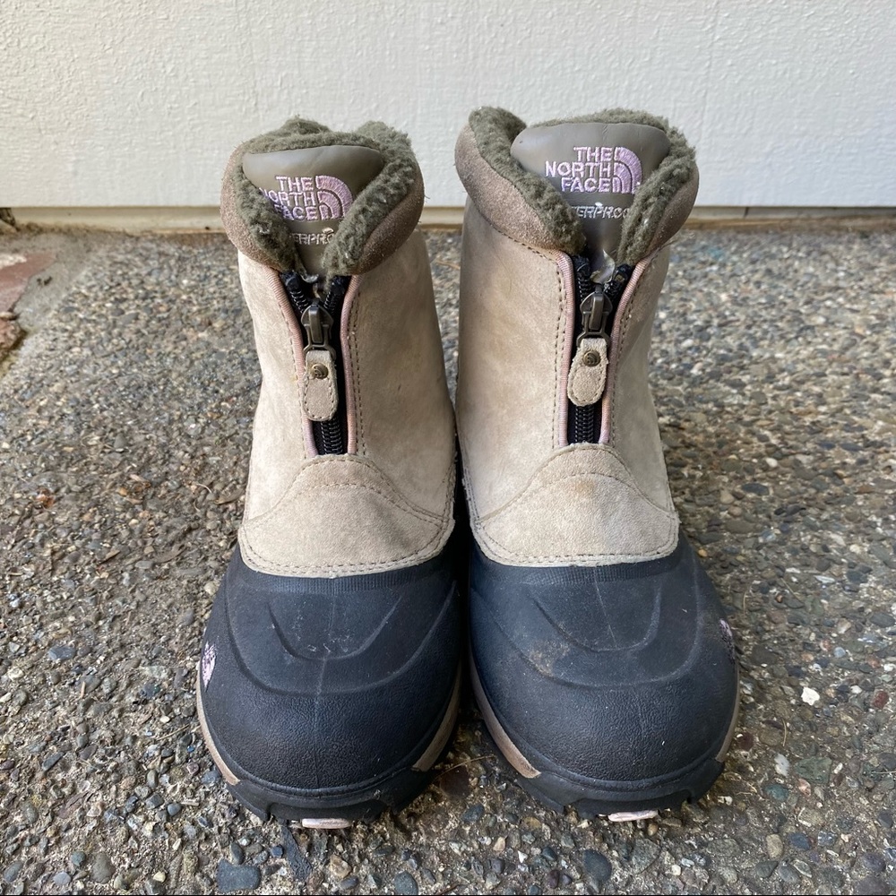 North Face Water Proof Girl’s 4 Hiking boots, Black/Tan - Picture 3 of 10